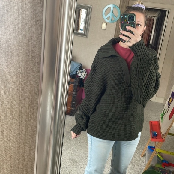 Elan Slouchy Knit Green Sweater - Picture 12 of 15